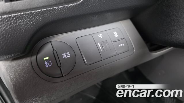 Hyundai Starex 2017 — photo 24