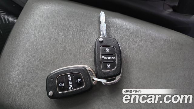Hyundai Starex 2017 — photo 29