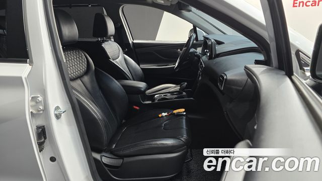 Hyundai Santafe 2019 — photo 16