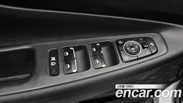 Hyundai Santafe 2019 — photo 31