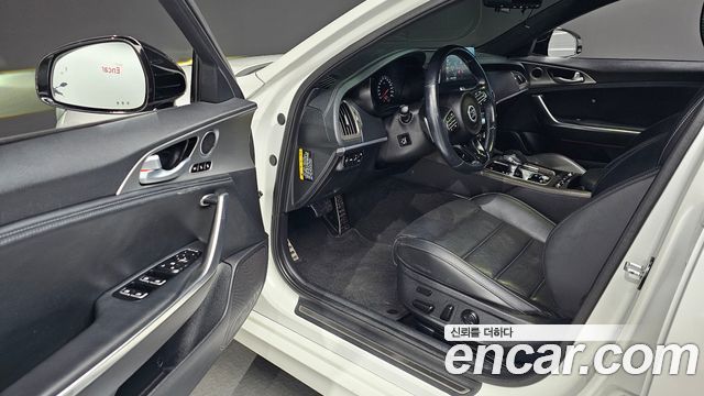 Kia Stinger 2019 — photo 10