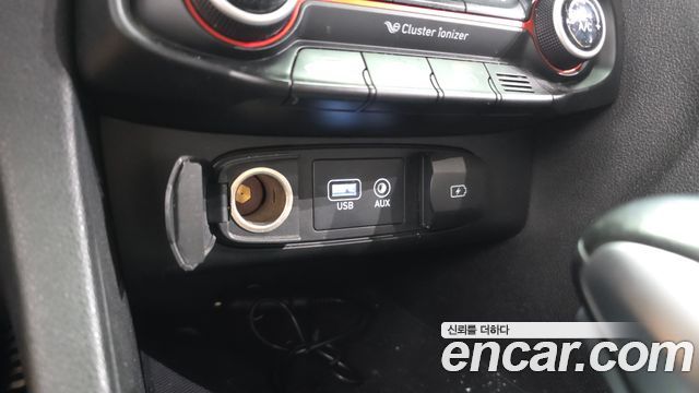 Hyundai Veloster 2018 — photo 12