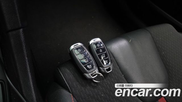 Hyundai Veloster 2018 — photo 17