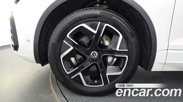 Volkswagen Touareg 2024 — photo 5