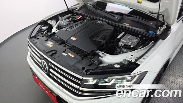 Volkswagen Touareg 2024 — photo 6