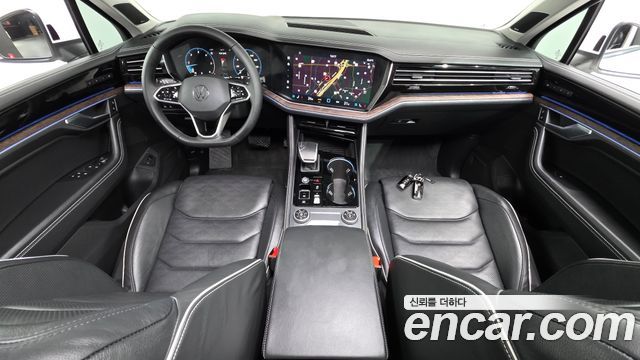 Volkswagen Touareg 2024 — photo 10