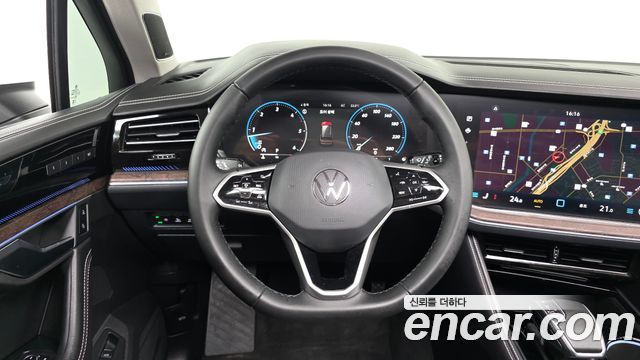 Volkswagen Touareg 2024 — photo 18