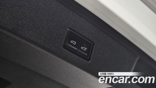 Volkswagen Touareg 2024 — photo 26