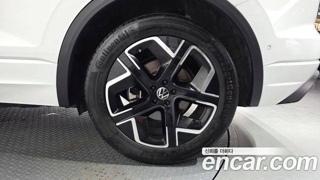 Volkswagen Touareg 2024 — photo 7