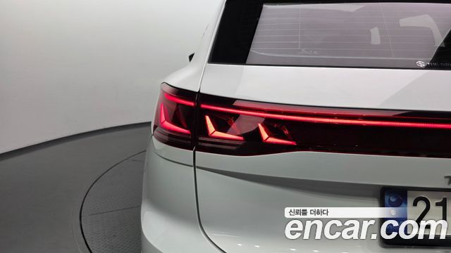 Volkswagen Touareg 2024 — photo 9