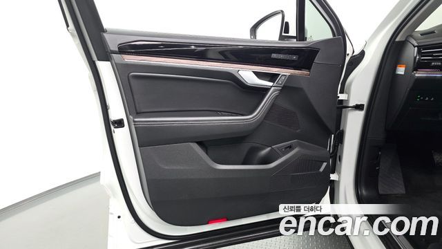 Volkswagen Touareg 2024 — photo 14