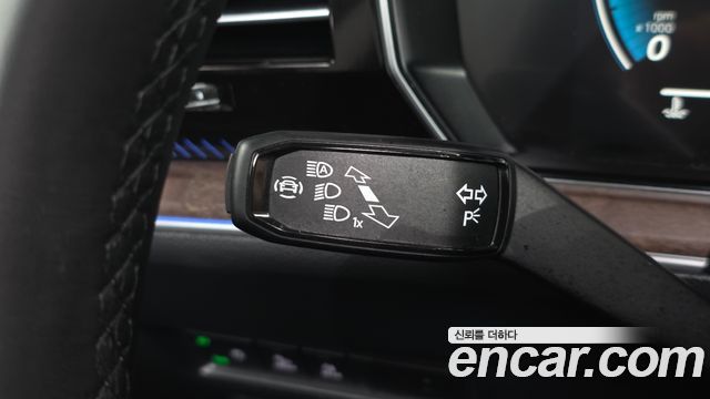 Volkswagen Touareg 2024 — photo 27
