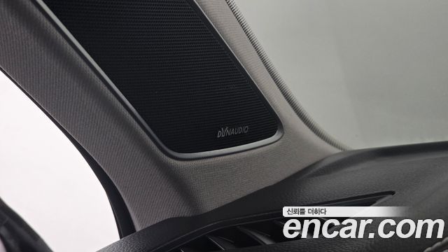 Volkswagen Touareg 2024 — photo 35