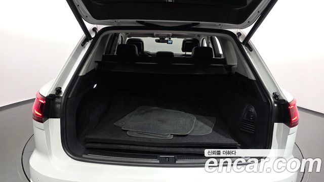 Volkswagen Touareg 2024 — photo 36