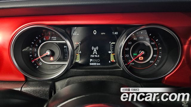 Jeep Wrangler 2021 — photo 11