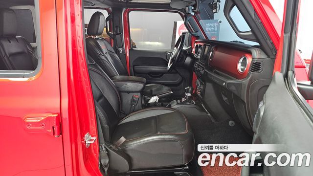 Jeep Wrangler 2021 — photo 13
