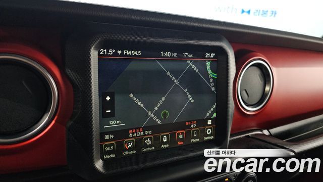 Jeep Wrangler 2021 — photo 20