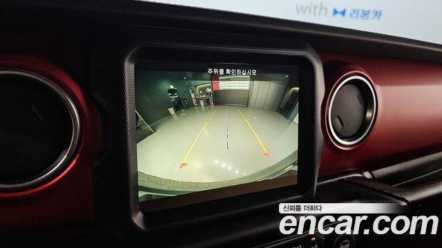 Jeep Wrangler 2021 — photo 21