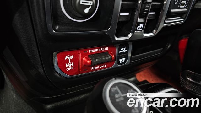 Jeep Wrangler 2021 — photo 26