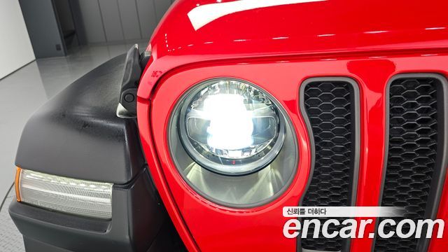 Jeep Wrangler 2021 — photo 8