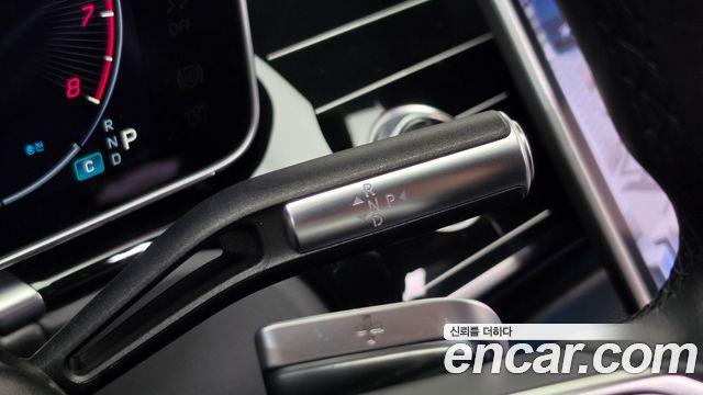 Mercedes-Benz S-Class 2023 — photo 12