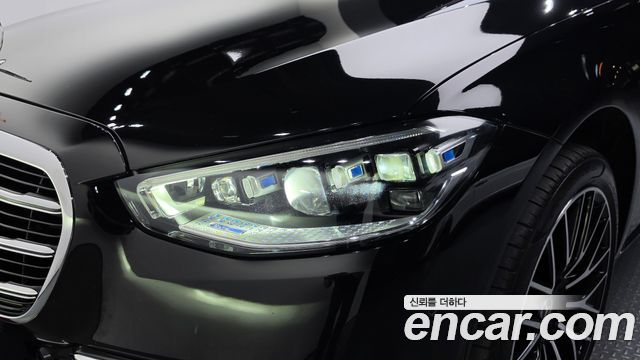 Mercedes-Benz S-Class 2023 — photo 8