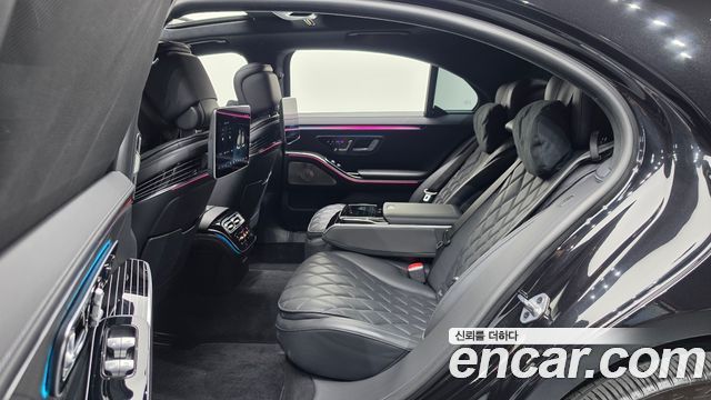 Mercedes-Benz S-Class 2023 — photo 16