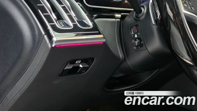 Mercedes-Benz S-Class 2023 — photo 27