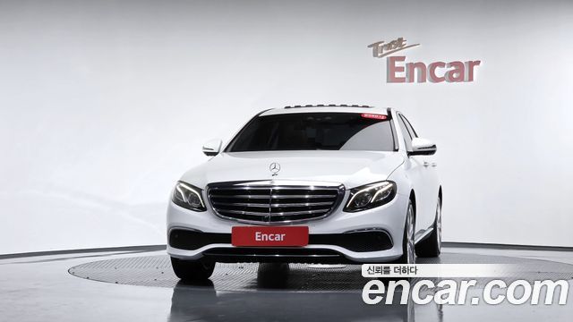 Mercedes-Benz E-Class 2018 — photo 3