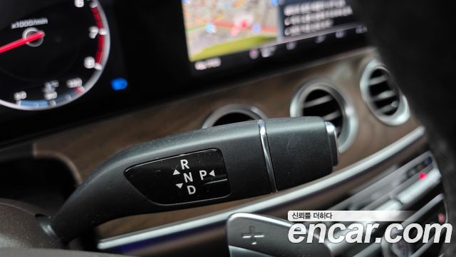 Mercedes-Benz E-Class 2018 — photo 12