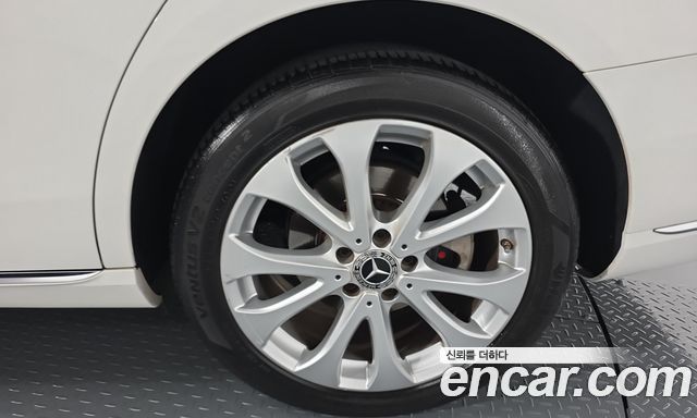 Mercedes-Benz E-Class 2018 — photo 7