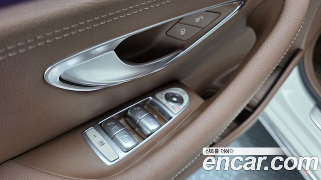 Mercedes-Benz E-Class 2018 — photo 29