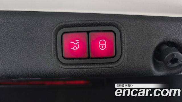 Mercedes-Benz E-Class 2018 — photo 36