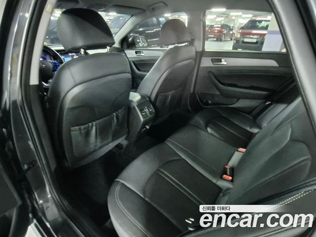 Hyundai Sonata 2019 — photo 13