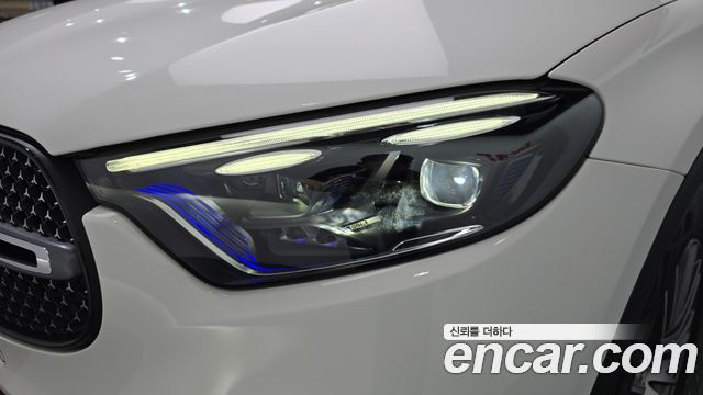 Mercedes-Benz GLC-Class 2025 — photo 8