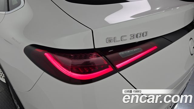 Mercedes-Benz GLC-Class 2025 — photo 9