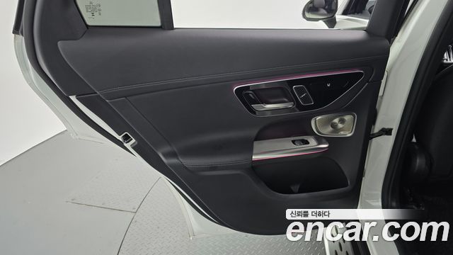 Mercedes-Benz GLC-Class 2025 — photo 15