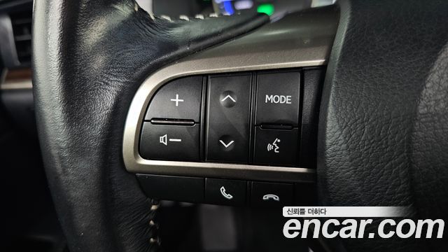 Lexus ES 2017 — photo 27