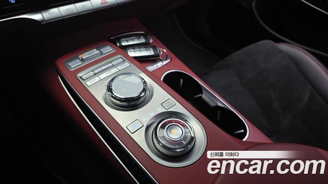 Genesis GV70 2021 — photo 9