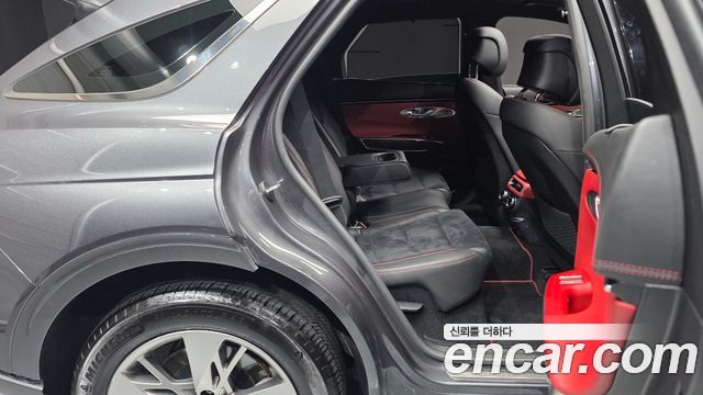 Genesis GV70 2021 — photo 12