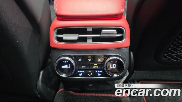 Genesis GV70 2021 — photo 18