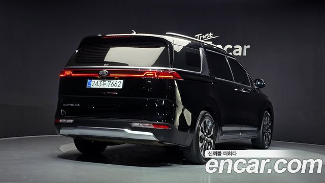 Kia Canival 2021 — photo 2