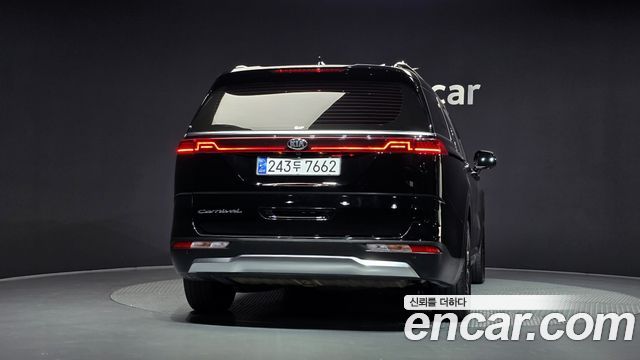 Kia Canival 2021 — photo 4