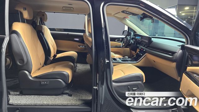 Kia Canival 2021 — photo 16