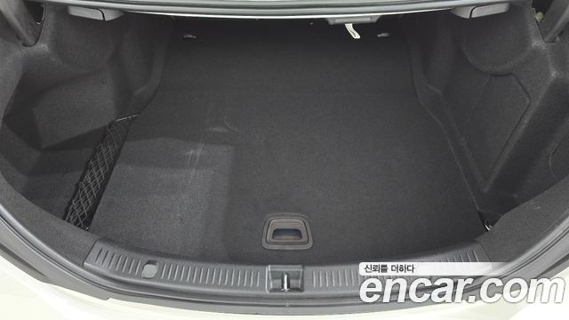 Mercedes-Benz E-Class 2023 — photo 22