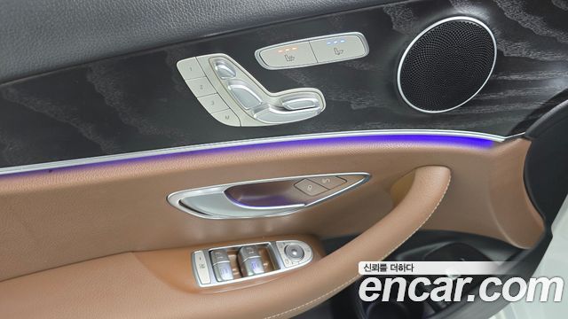 Mercedes-Benz E-Class 2023 — photo 26
