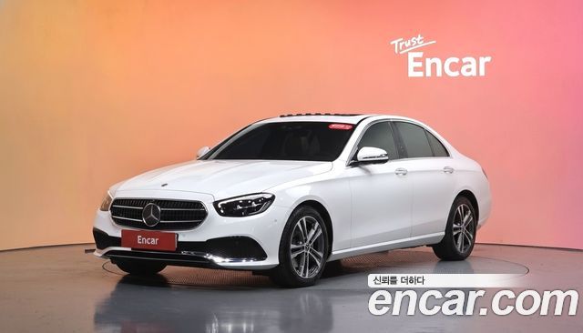Mercedes-Benz E-Class 2023 — photo 1
