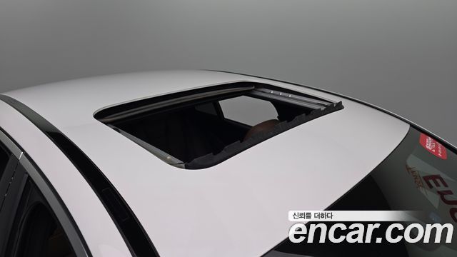 Mercedes-Benz E-Class 2023 — photo 27