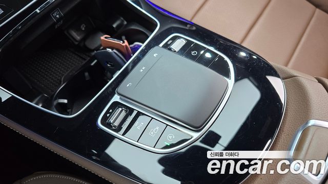 Mercedes-Benz E-Class 2023 — photo 29