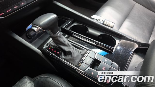 Kia K7 2017 — photo 9